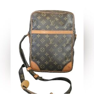 Louis Vuitton Monogram Canvas Messenger Bag